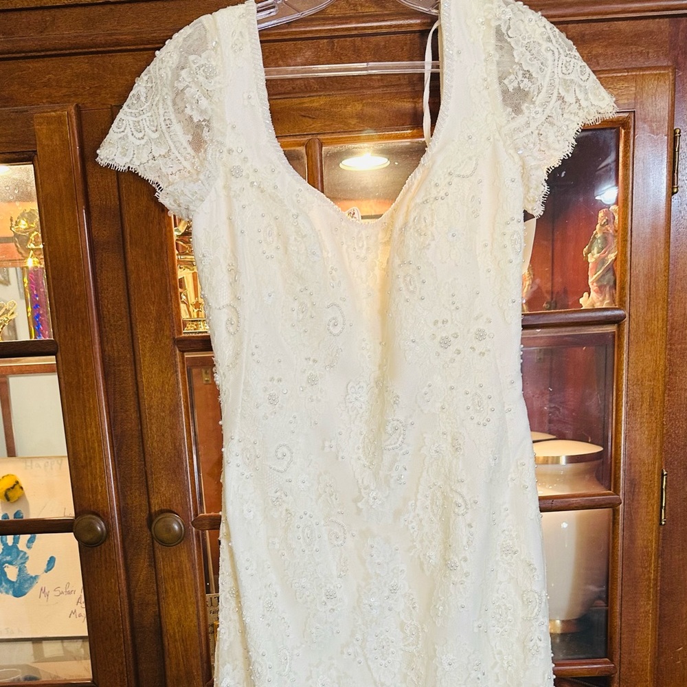 MORILEE Hand Beaded Short Sleeved Long Luxurious Wedding Gown SZ 6 $1000 MSRP - Picture 2 of 16